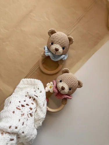 Háčkovaná Hrkálka - Macko