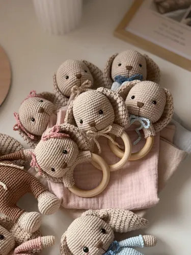 Háčkovaná Hrkálka BELLA/NOEL