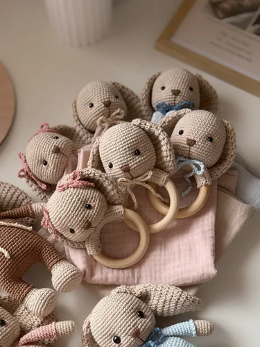 Háčkovaná Hrkálka BELLA/NOEL