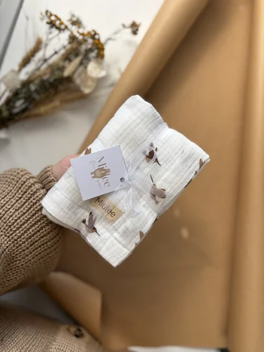 Mušelínová prikrývka -vtáčik